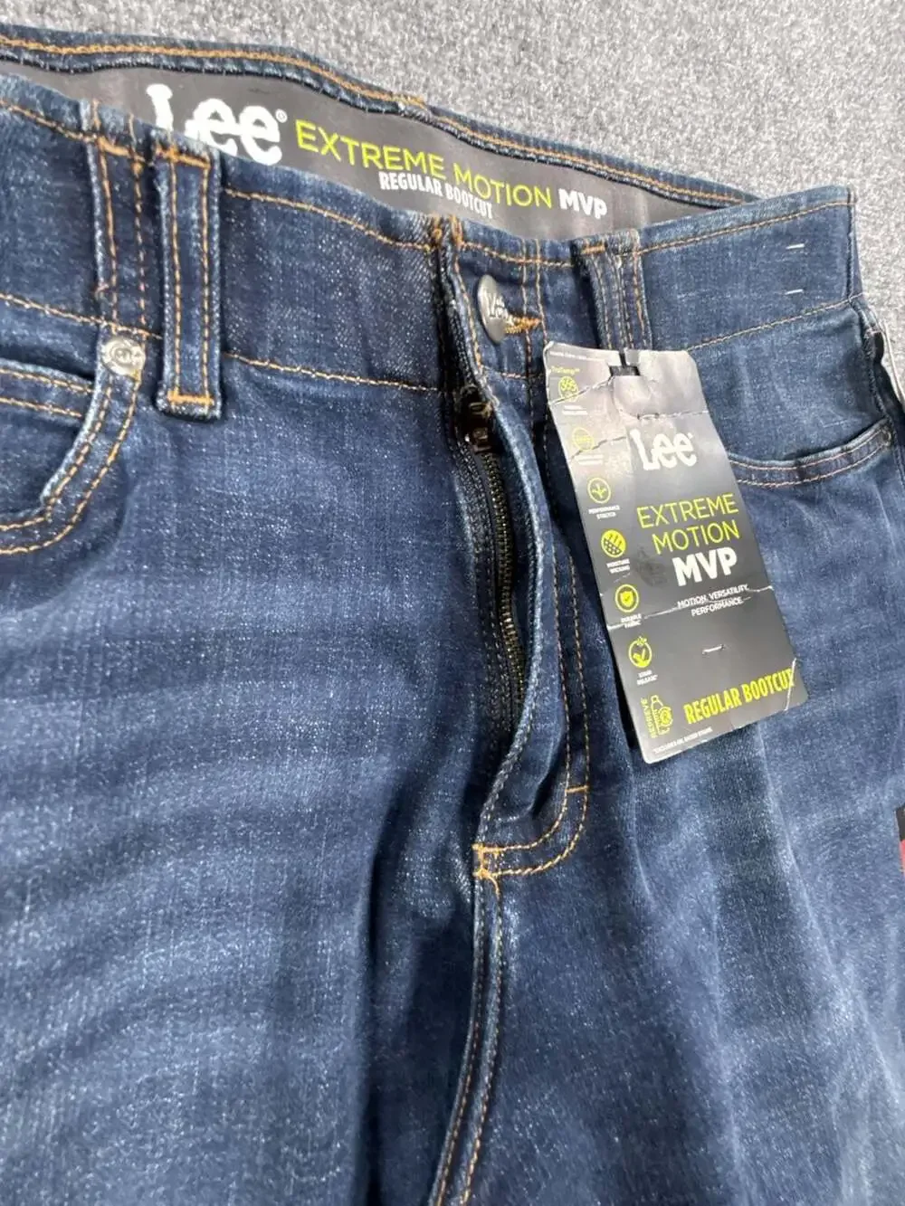 Lee Men's Extreme Motion MVP Regular Bootcut Jeans, Andover Wash, Size 34x30